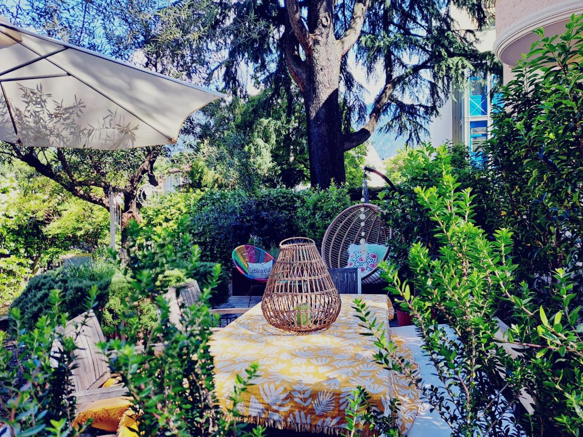 Apartment Wildflower In Privatvilla Im Herzen Merans Merano Exterior foto