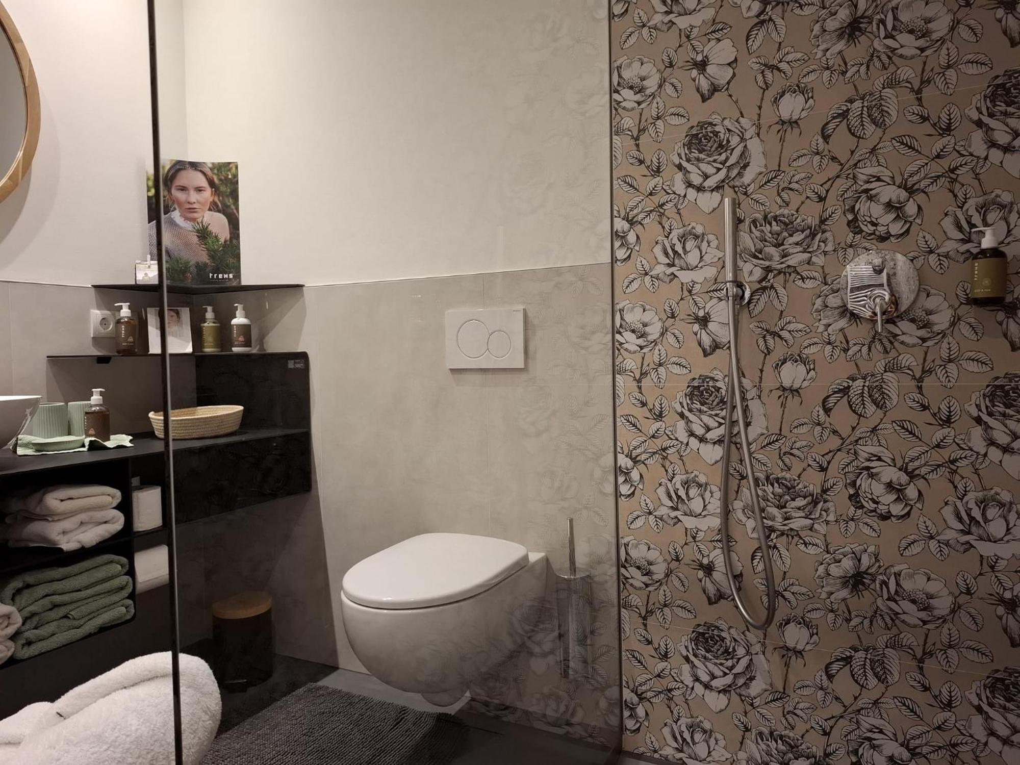 Apartment Wildflower In Privatvilla Im Herzen Merans Merano Exterior foto