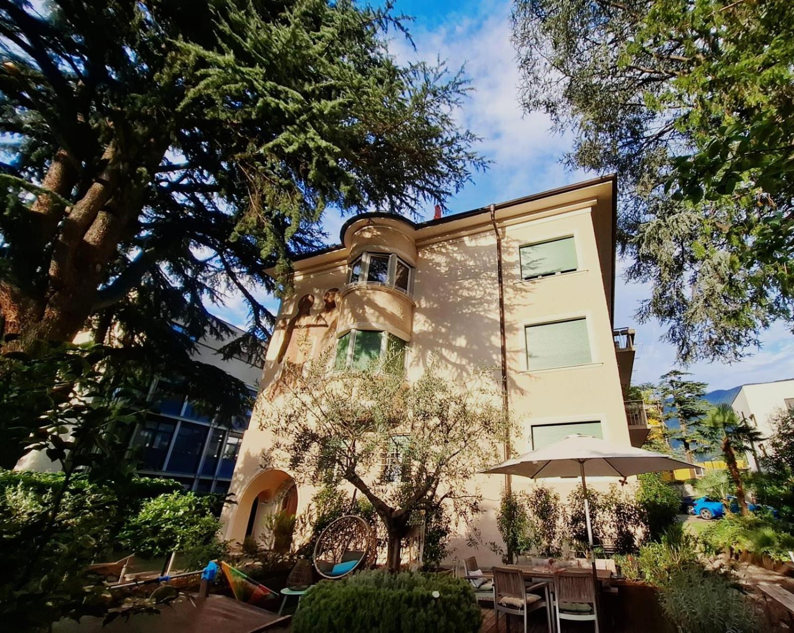 Apartment Wildflower In Privatvilla Im Herzen Merans Merano Exterior foto